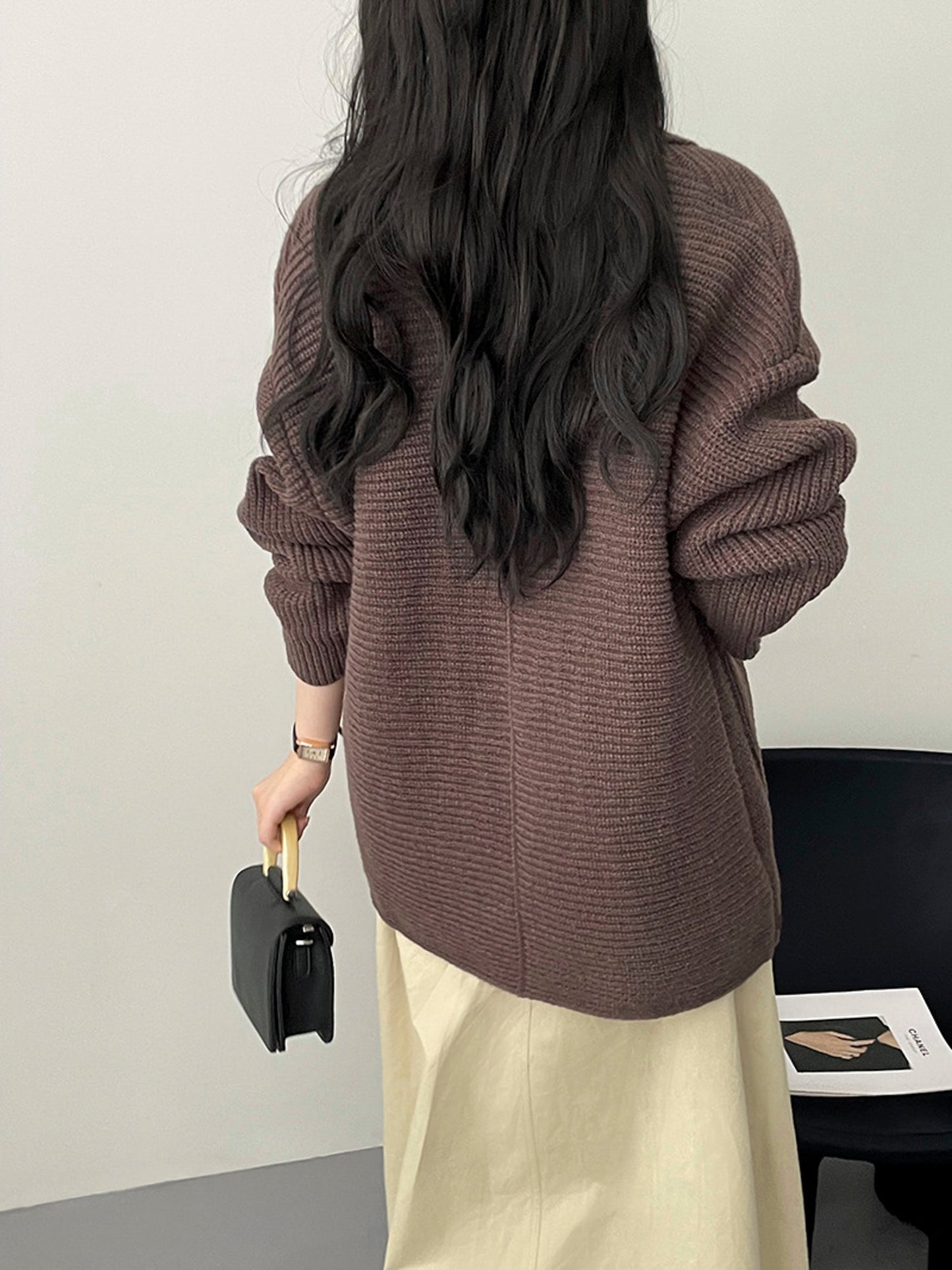 Elegant Retro Oversized Collar Sweater for Women: Loose-Fit, Slimming, and Stylish Knit Outerwear -  - DINIBLO 