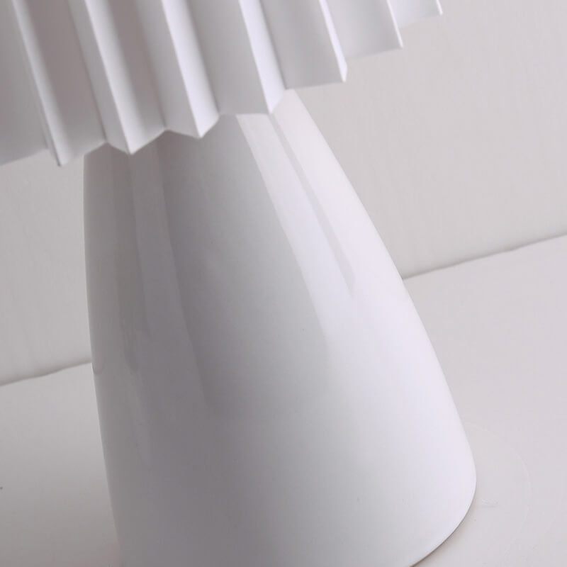 Ceramic Pleated Table Lamp - Table Lamp - DINIBLO 