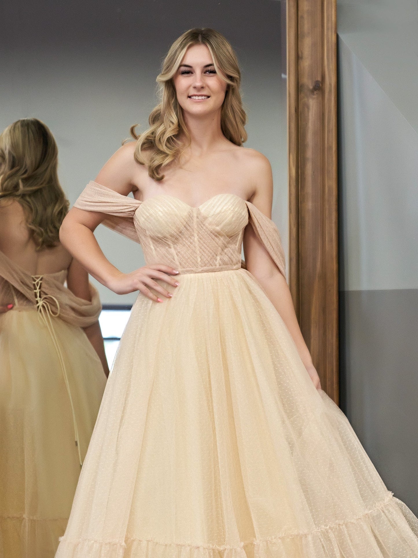 Nova | A-Line Champagne Tulle Sweetheart Tea-Length Prom Dress - Homecoming Dress - DINIBLO 