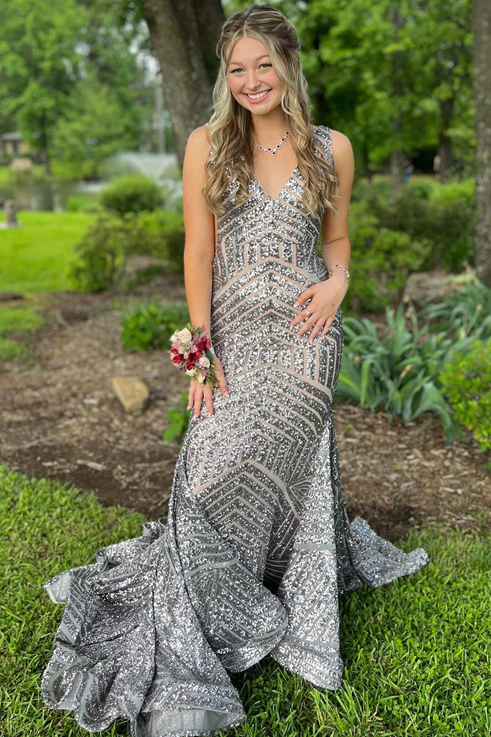 Nina |Mermaid Deep V Neck Sequins Prom Dress - Prom Dress - DINIBLO 