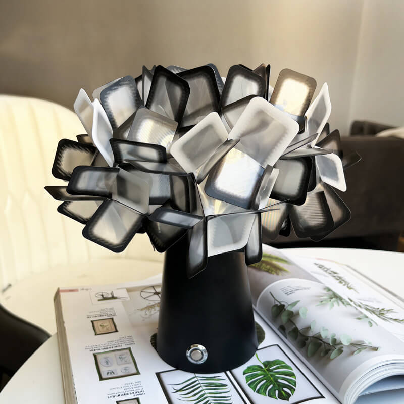 Romantic Petal Table Lamp - Table Lamp - DINIBLO 