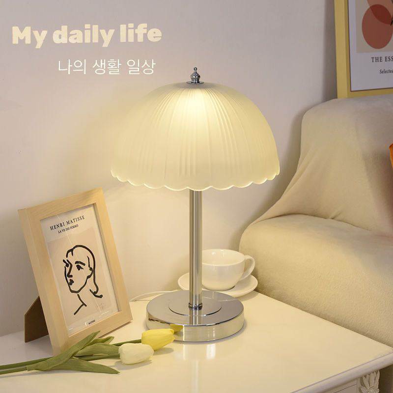 Simple Petal Table Lamp - LAMP - DINIBLO 