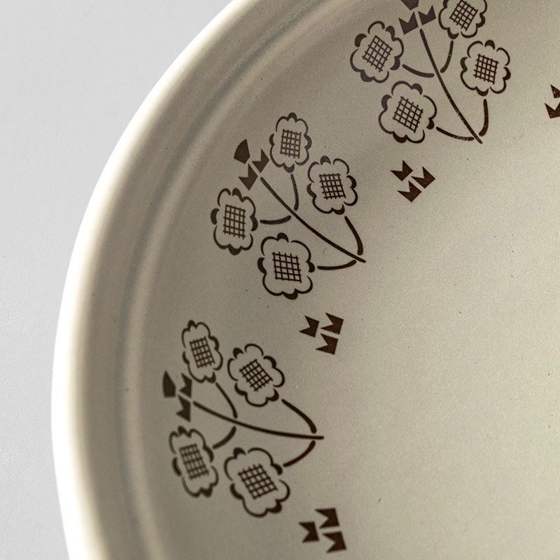 Beige Stoneware Plate With a Four Petal Flower Pattern Blue Handle - Home Decor > Storage Containers > Cups & Bowls & Spoons - DINIBLO 