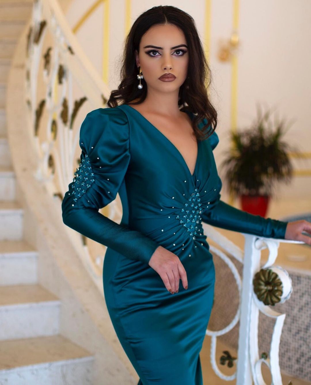 Elegant Long Mermaid V-neck Beading Prom Dress With Long Sleeves - Prom Dresses - DINIBLO 