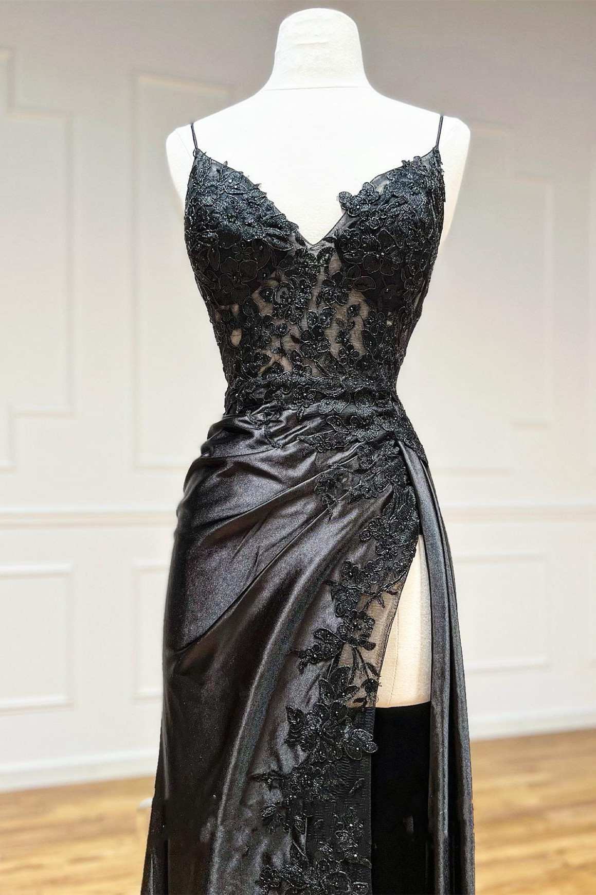 Beatrice |Sheath Black Long Appliques Prom Dress - Prom Dress - DINIBLO 