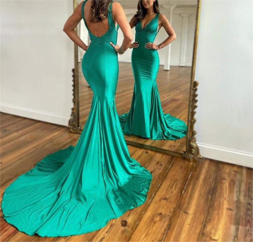 Molly |Mermaid Deep V-Neck Beaded Satin Long Prom Dress - Prom Dress - DINIBLO 