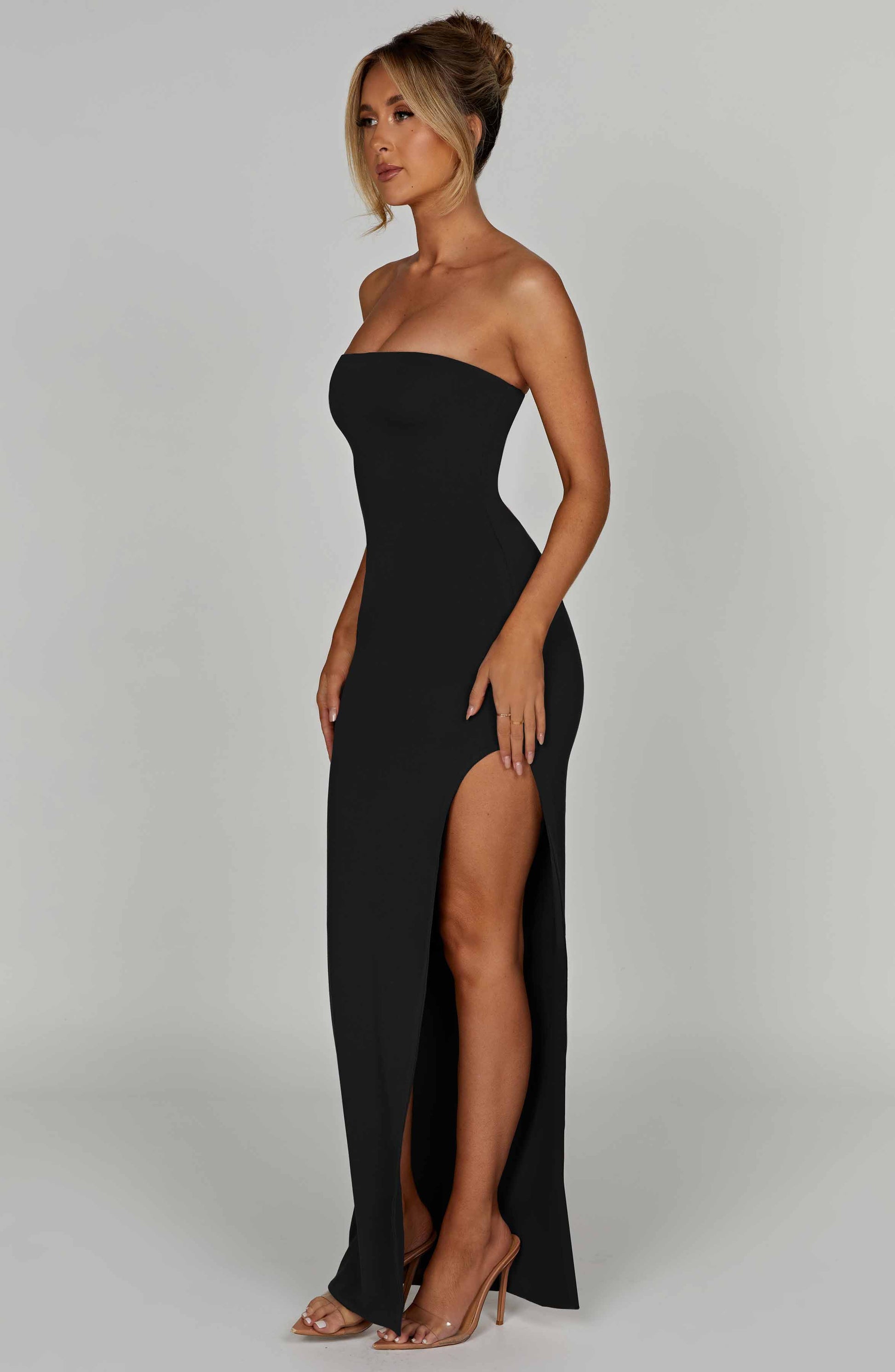 Teyana Maxi Dress - Black - Dress - DINIBLO 